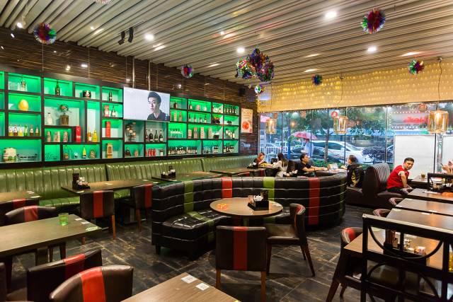 它要做江南西的兰桂坊！凌晨4点，还有很多人不肯回家……