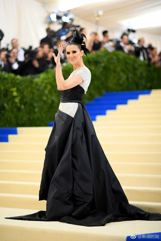 大幂幂大表姐美得稳妥可我更喜欢“玩很大”的日日和水果姐！