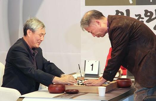 回眸中国围棋:1989年应氏杯决定时代的一战