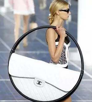 香奈儿4000块钱一双的水晶凉鞋,香奈儿塑料凉鞋