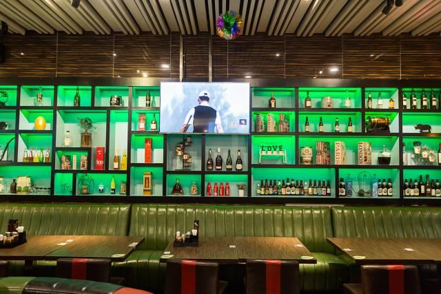 它要做江南西的兰桂坊！凌晨4点，还有很多人不肯回家……