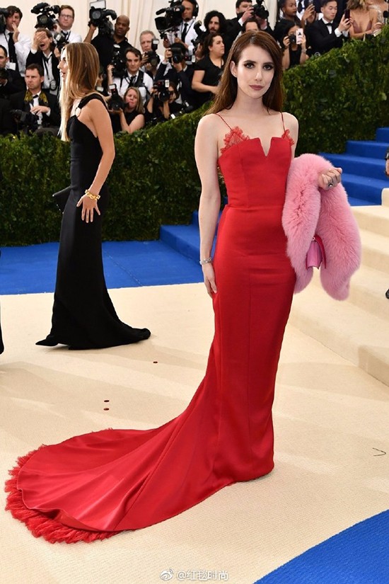 大幂幂大表姐美得稳妥可我更喜欢“玩很大”的日日和水果姐！