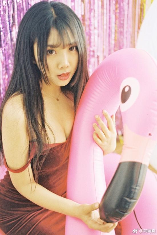 李响足球记者,足球记者李响情史