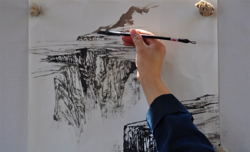 最新曾刚彩墨山水画技法,曾刚彩墨山水技法教学宝典