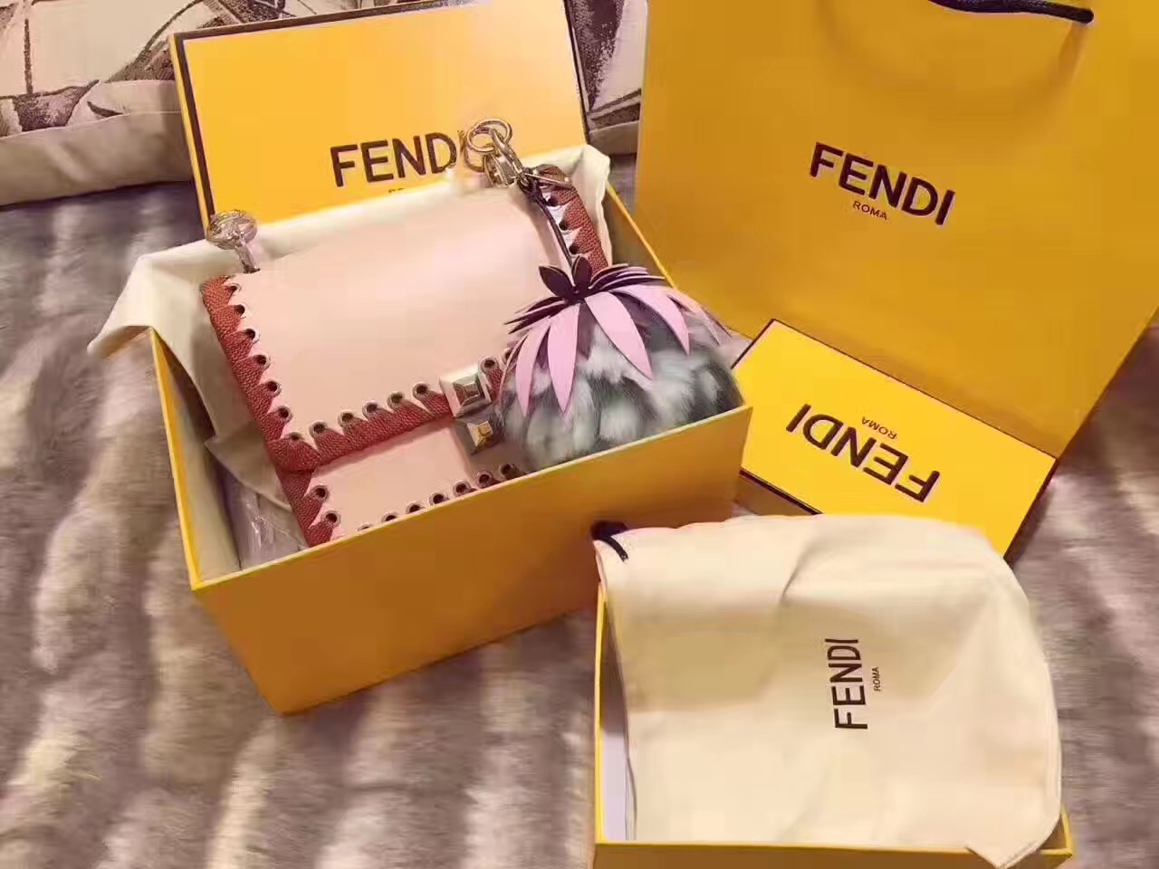 fendi包包最新款,fendi包的经典款