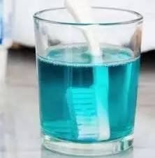 漱口水可以擦痘痘吗,漱口水为什么可以除垢