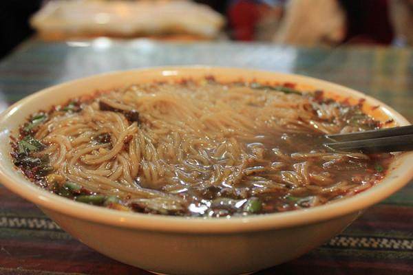 穷游云南1000元以内,穷游云南10天花费多少钱