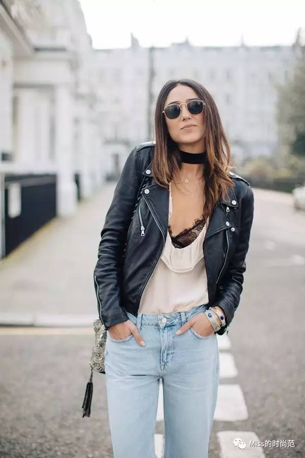 v领上衣时尚显瘦正肩遮肉款,显瘦又清凉