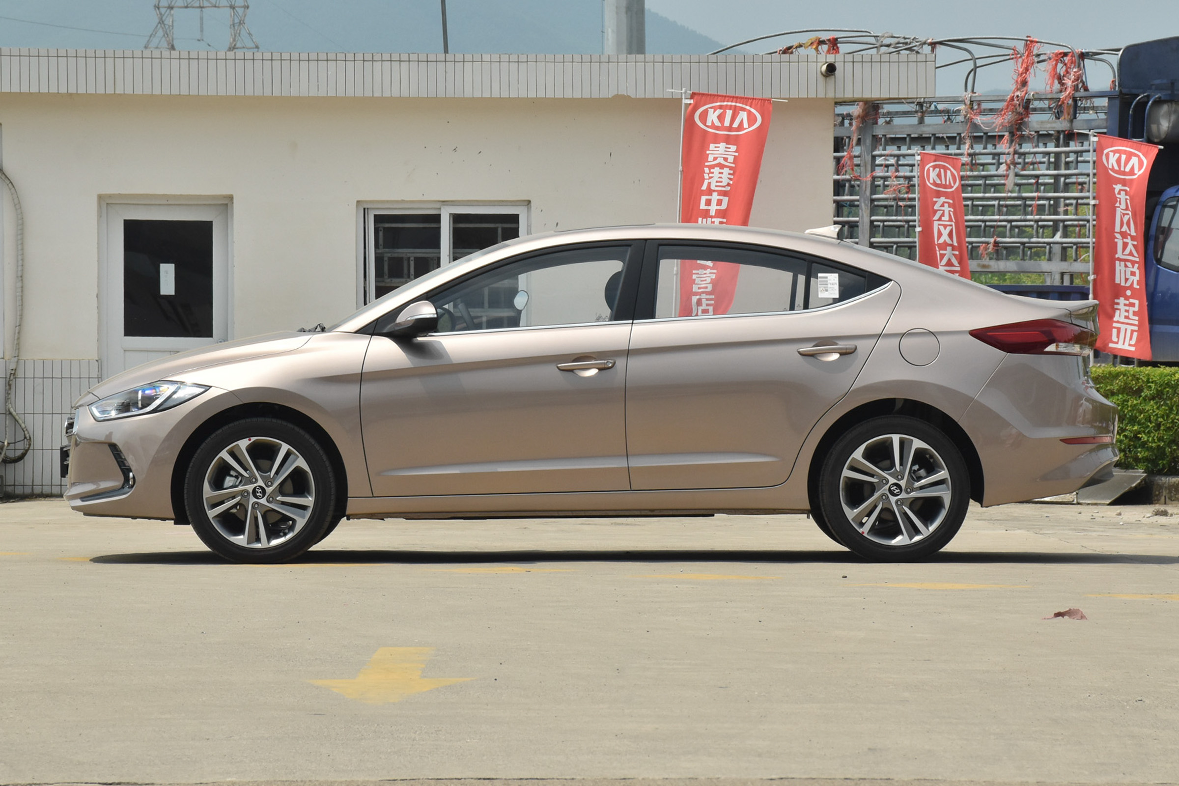 是买5年的骐达还是2年的领动,日产骐达与现代领动哪个好