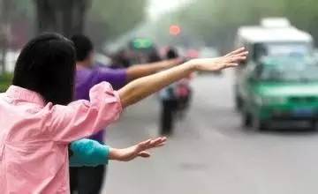 唐山东西落在出租车上怎么找回,邯郸地区东西丢出租车上怎么办