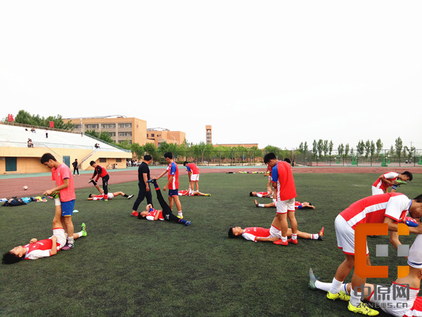 郑州十一中足球队合影,郑州11中足球全国排名