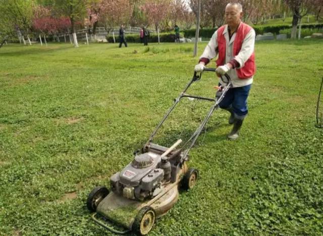 五人足球场设计效果图,西安5人制足球场翻新