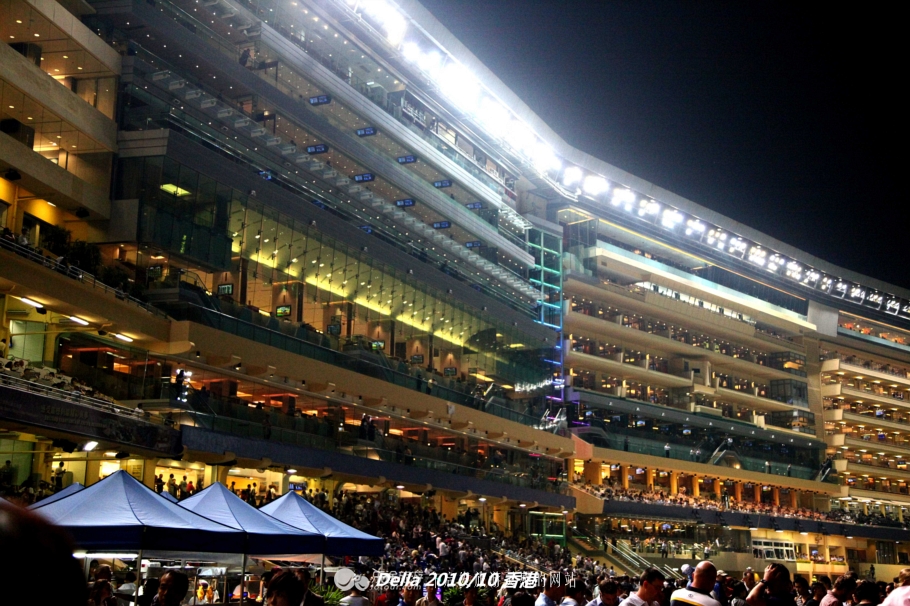 香港跑马地现场直击赛马