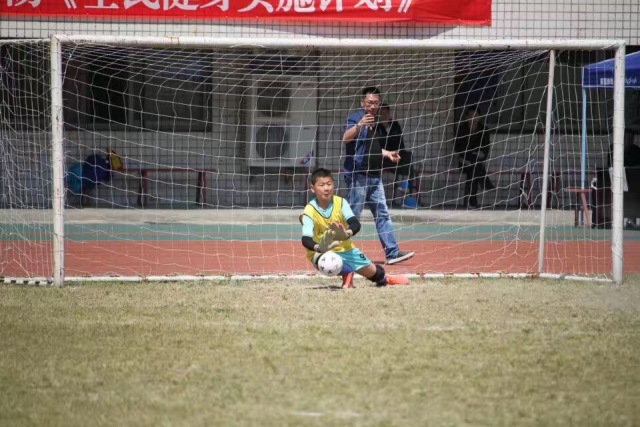 徐家沟小学足球队,力压群雄足球