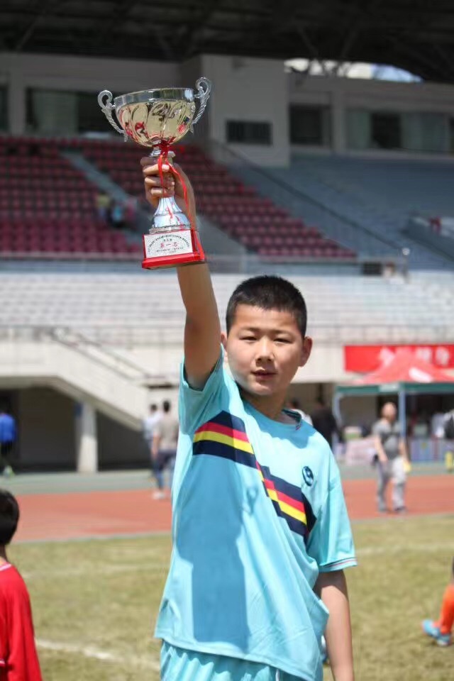 徐家沟小学足球队,力压群雄足球