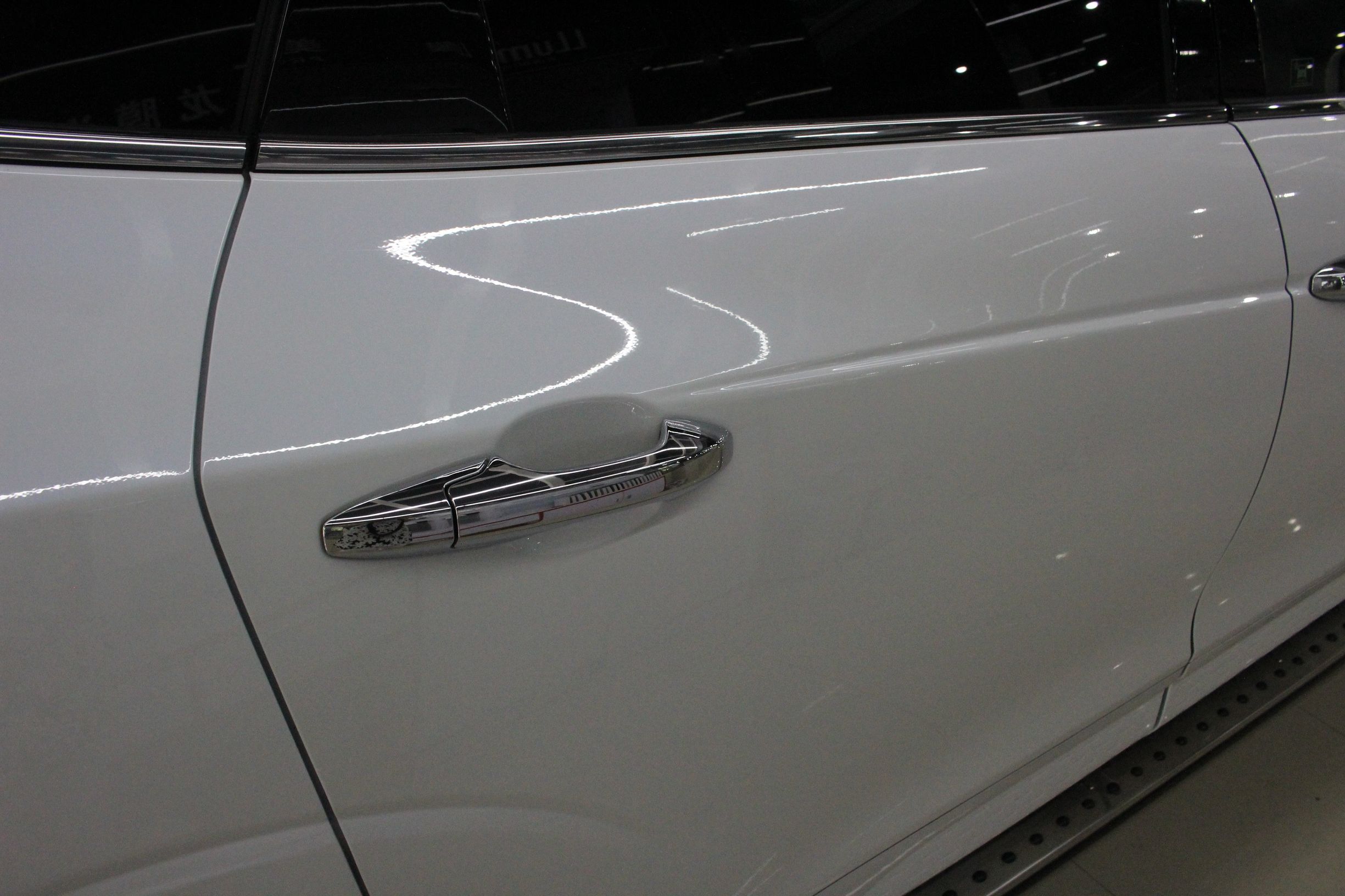 高颜值的小哥为什么会钟爱深圳壹捷X-STAR镀晶？