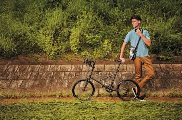 你怎么穿得像格利高里·派克？因为要参加复古骑行派对啊！