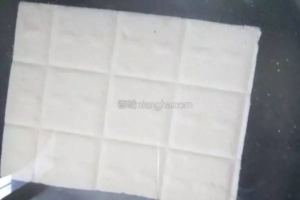 吃素就吃蛋白质丰富得豆腐，好吃到连盘子都能吃掉