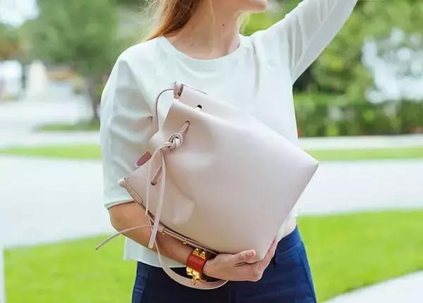 夏季出游包包,旅行如何搭配两个包包呢