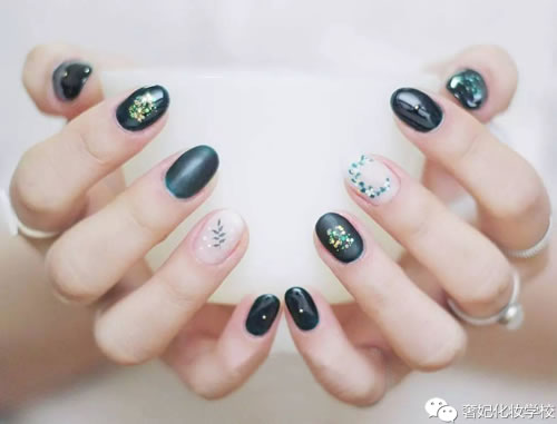 高级质感莫兰迪磨砂美甲,高级质感美甲ins风带钻