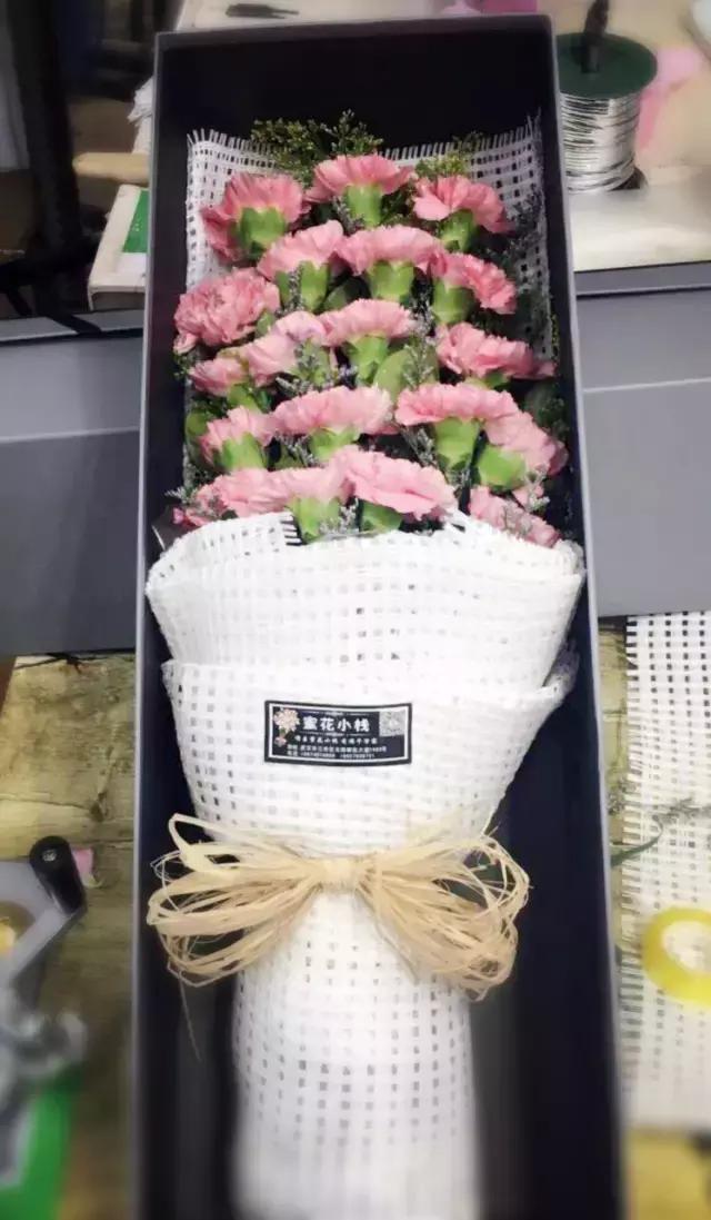 896健康武汉——男护士是一种怎样的存在，却也如此细腻