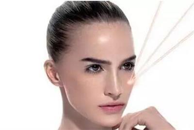 雀斑真的可以用激光彻底祛除吗,激光祛除雀斑的利弊大揭秘