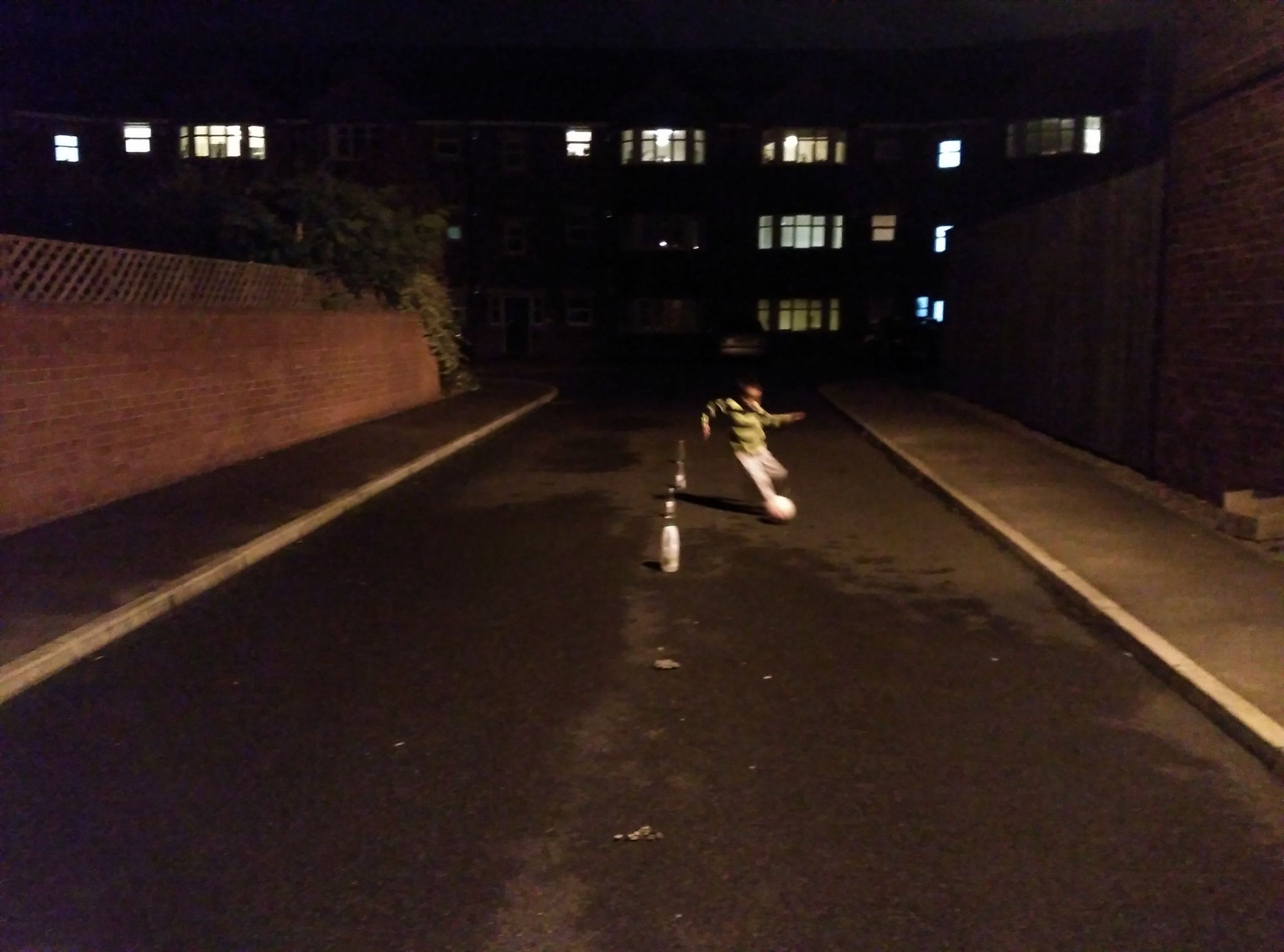 一个中国足球运动员的成长历程,一个足球少年的传奇一生