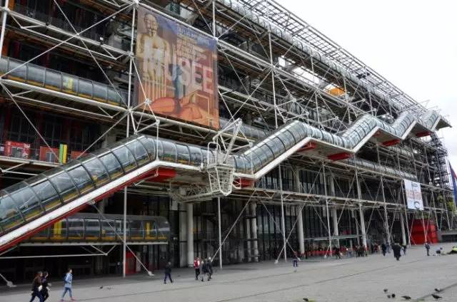 巴黎打折村的购物攻略,巴黎三街有什么好玩的地方