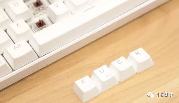 目前手感最好的青轴机械键盘,樱桃rgb键盘