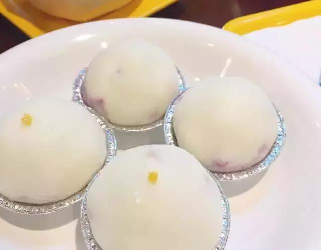 各位旅客，前方到站昆城广场，请注意装满钱包，装满钱包！