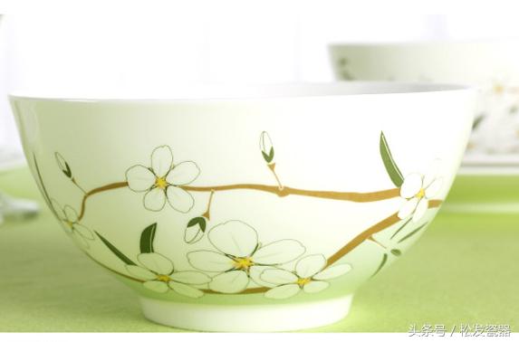 骨瓷餐具十大排名里面有个“大牌”，看完颠覆你对餐具的认知