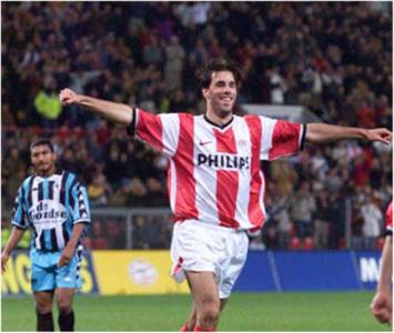 小禁区之王范尼斯特鲁伊fifa,为什么小禁区之王是范尼斯特鲁伊