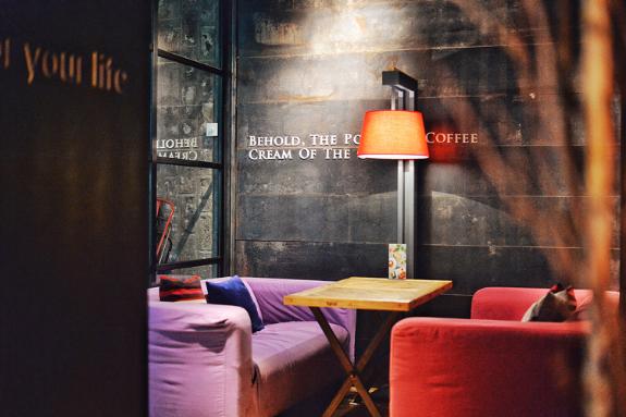 邱莹莹应勤初次咖啡馆见面,欢乐颂邱莹莹咖啡馆瑞幸