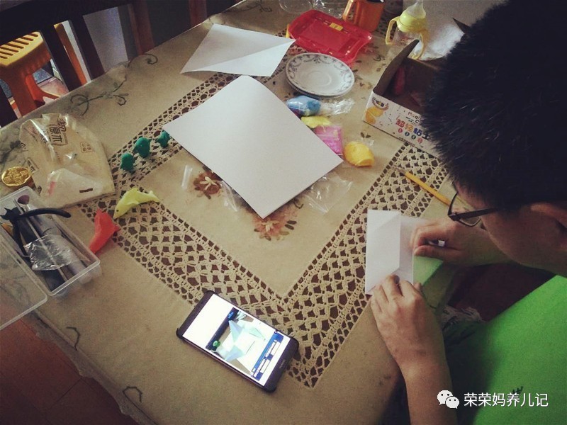 论一个全职宝妈兼公号狗如何应对家里没有电却要推送的日子