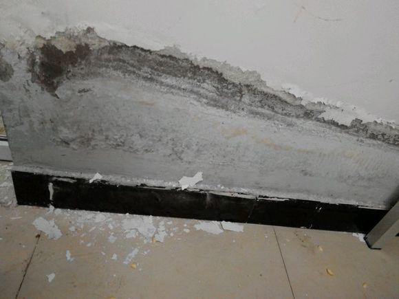 墙底没铲干净腻子裂缝怎么补救,墙腻子层裂掉怎么修