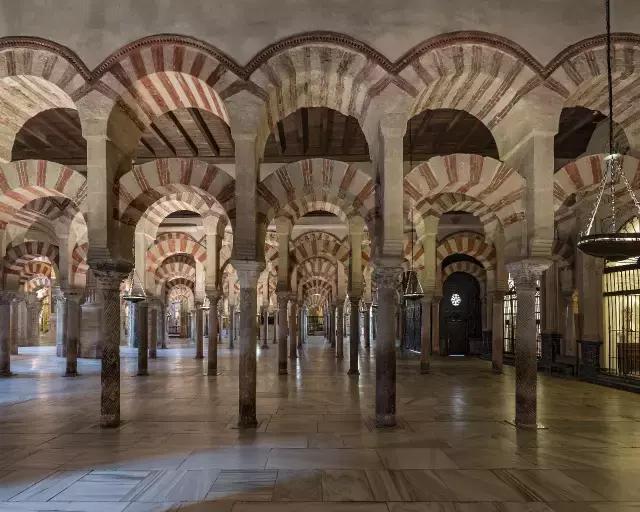 西班牙的古迹有哪些,西班牙有哪十大名胜景点