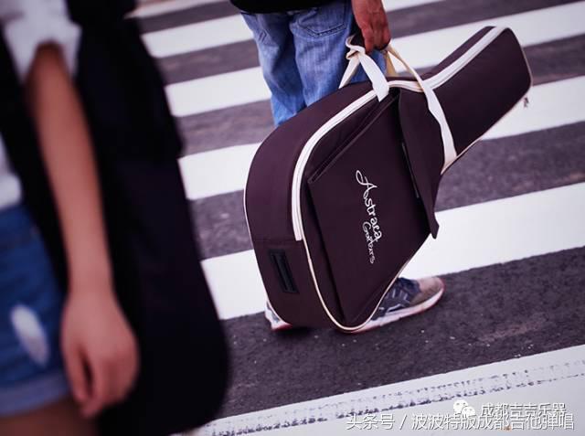 吉他的十大配件怎么用,吉他初学者一般需要什么吉他配件