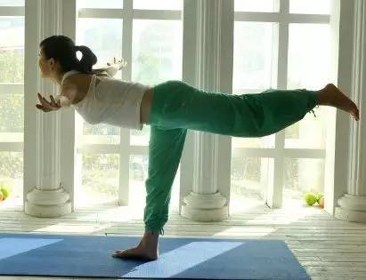 保护颈椎，生活中不妨做这两件小事！