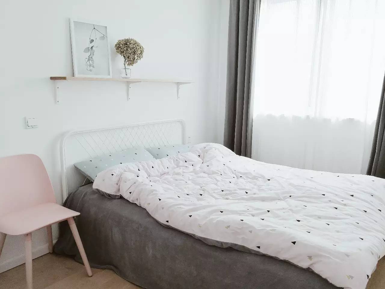 她改了两扇门，将家装成网图中的模样