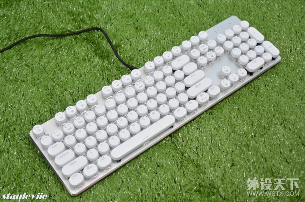 腹灵光轴机械键盘怎么样,红轴104机械键盘测评