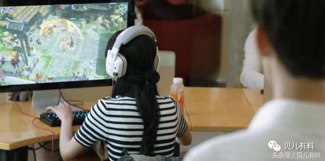 一个沉迷游戏的女人值得追吗,一个沉迷于游戏的女人想的是什么