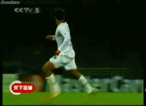 盘点绿茵场上精彩过人,比武打片还精彩的格斗比赛