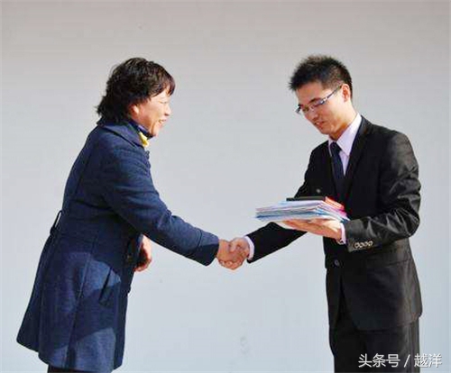 每天学会一个交际小技巧,50个打动人心的交际技巧