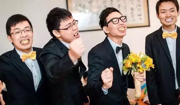 堵门游戏准备几个比较合适,新郎迎娶新娘堵门游戏