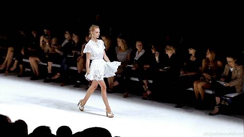 毕业求职穿什么衣服,去大学面试穿什么衣服