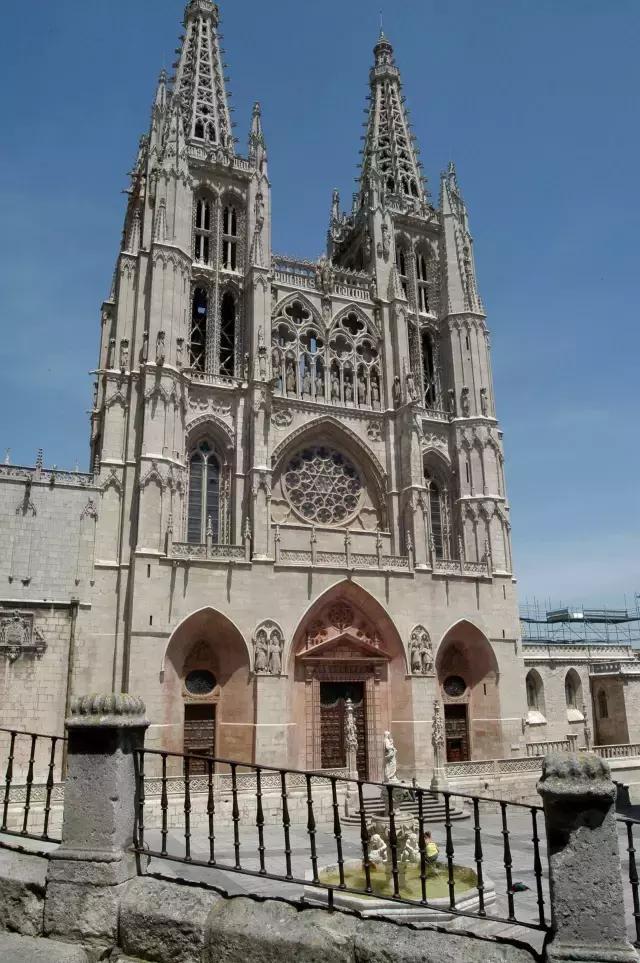 西班牙的古迹有哪些,西班牙有哪十大名胜景点