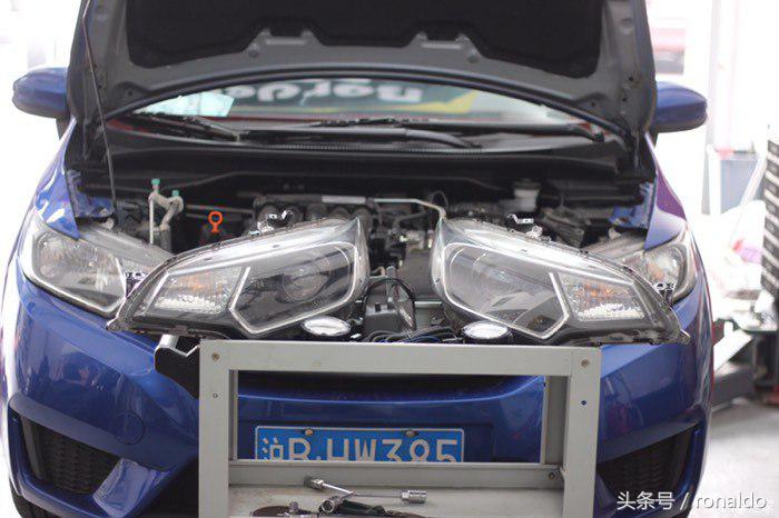 新飞度改灯夜间效果,新本田飞度灯光改装最佳方案