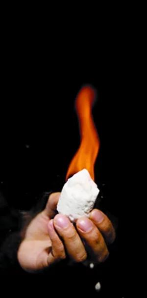 一百斤可燃冰可供汽车跑多少公里,可燃冰对汽车有用吗