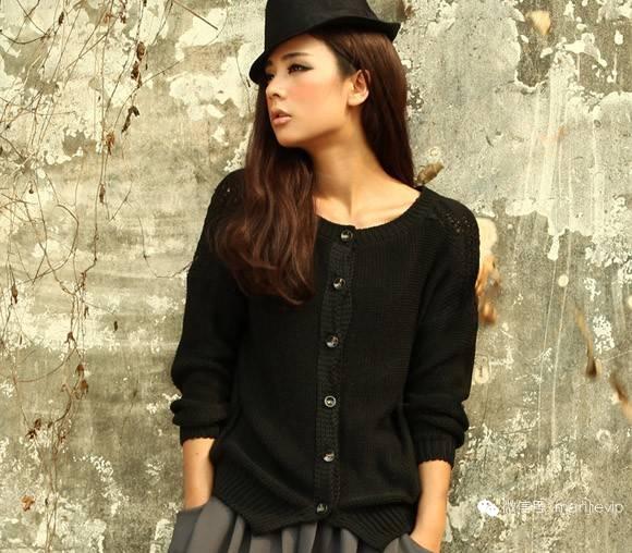 这款深秋初冬都能穿的毛衣外套 (慵懒风盛行毛衣外套时髦又温暖)