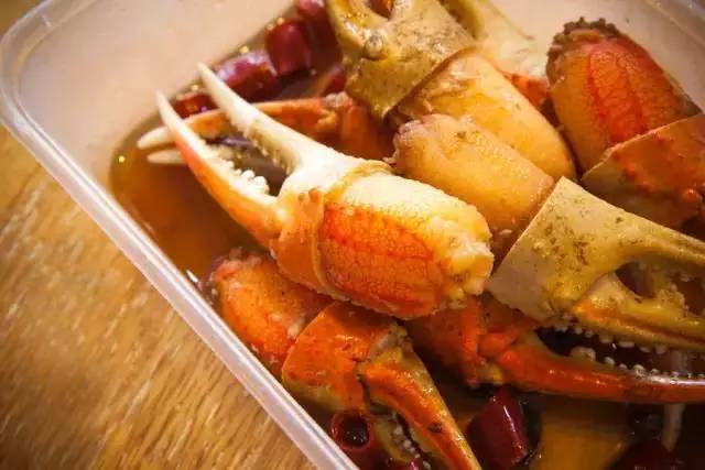 重庆99元4斤小龙虾网红店 (重庆小龙虾最火的店)